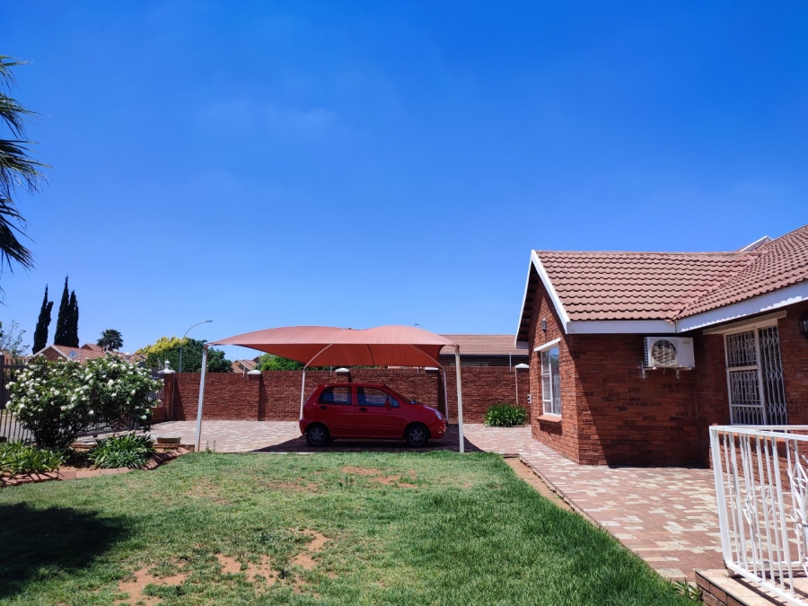 4 Bedroom Property for Sale in Fleurdal Free State